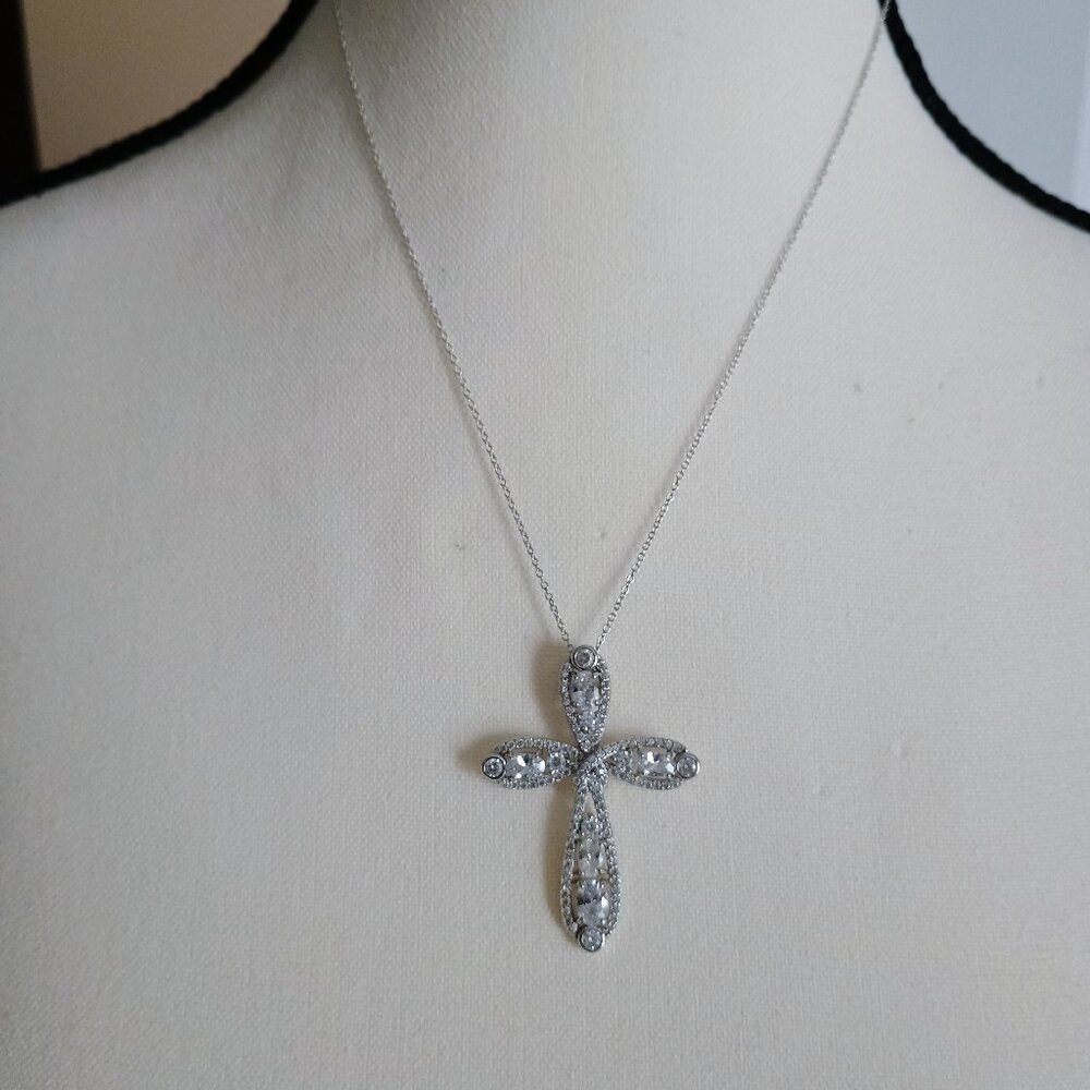 SILVER ORNATE CROSS NECKLACE-18" CHAIN